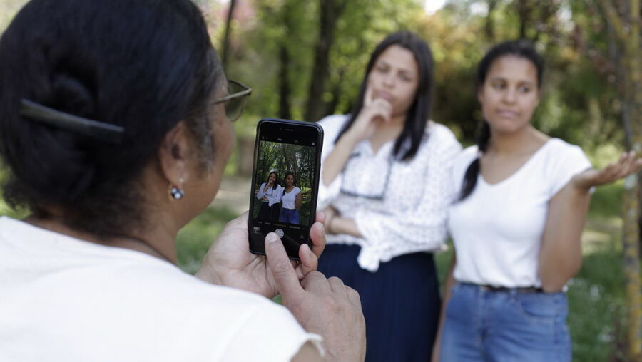 Os pais podem publicar fotografias dos filhos nas redes sociais? 
