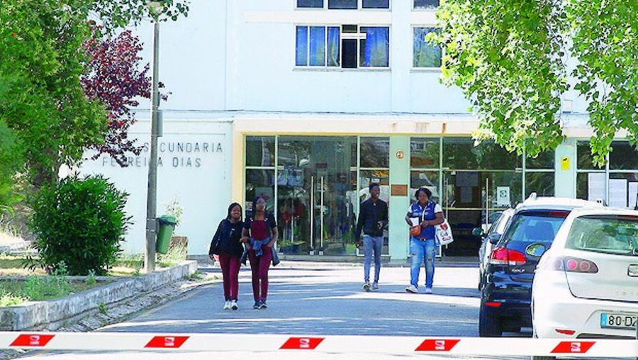 Escola Secundária Ferreira Dias. na Agualva